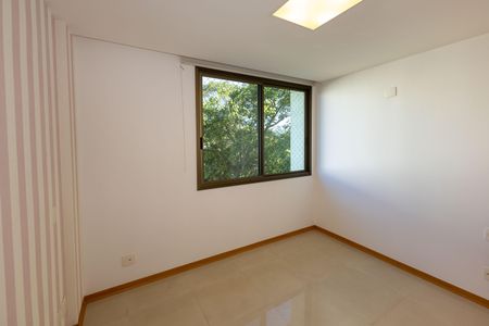 Apartamento à venda com 217m², 3 quartos e 2 vagasQuarto 1