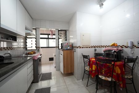 Apartamento à venda com 108m², 3 quartos e 2 vagasCozinha