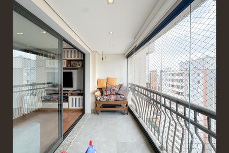 Apartamento à venda com 105m², 3 quartos e 2 vagasVaranda