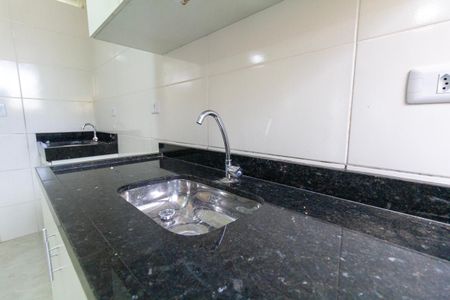 Sala e Cozinha de apartamento para alugar com 2 quartos, 60m² em Vila Marieta, São Paulo