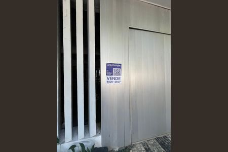 Apartamento à venda com 120m², 3 quartos e 2 vagas Apartamento à venda com 120m², 3 quartos e 2 vagasPlaca