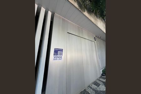 Apartamento à venda com 120m², 3 quartos e 2 vagas Apartamento à venda com 120m², 3 quartos e 2 vagasPlaca