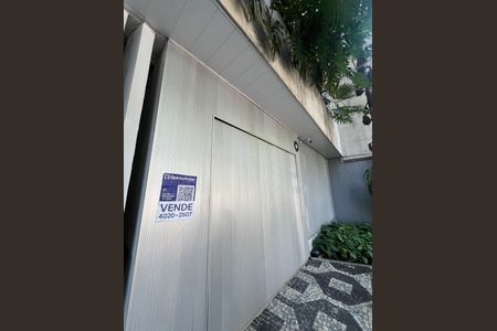 Apartamento à venda com 120m², 3 quartos e 2 vagas Apartamento à venda com 120m², 3 quartos e 2 vagasPlaca