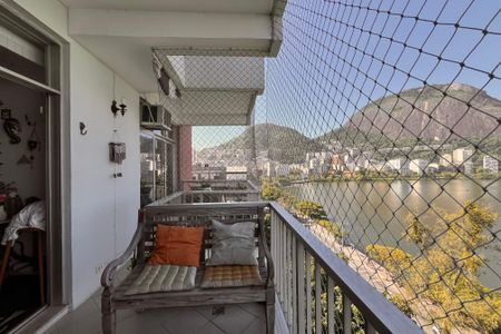 Apartamento à venda com 120m², 3 quartos e 2 vagas Apartamento à venda com 120m², 3 quartos e 2 vagasVista