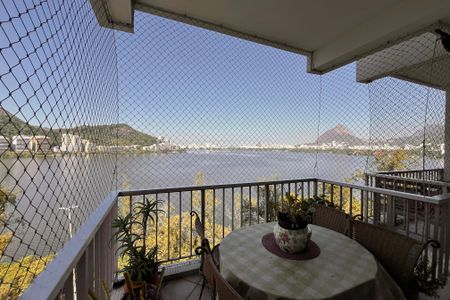 Apartamento à venda com 120m², 3 quartos e 2 vagas Apartamento à venda com 120m², 3 quartos e 2 vagasVaranda suite