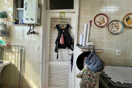 Apartamento à venda com 120m², 3 quartos e 2 vagas Apartamento à venda com 120m², 3 quartos e 2 vagasQuarto de Serviço