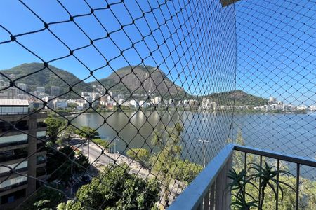 Apartamento à venda com 120m², 3 quartos e 2 vagas Apartamento à venda com 120m², 3 quartos e 2 vagasVista