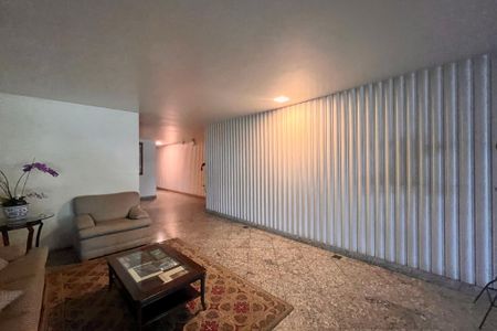 Apartamento à venda com 120m², 3 quartos e 2 vagas Apartamento à venda com 120m², 3 quartos e 2 vagasPortaria