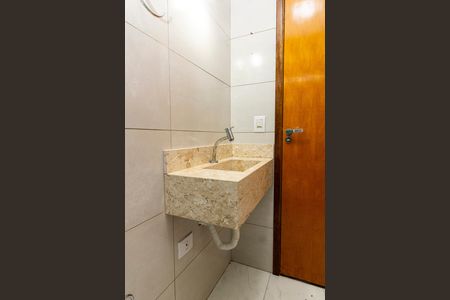 Apartamento à venda com 60m², 2 quartos e 2 vagas Apartamento à venda com 60m², 2 quartos e 2 vagasBanheiro