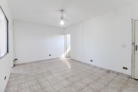 Casa à venda com 220m², 4 quartos e 2 vagas Casa à venda com 220m², 4 quartos e 2 vagasSala Casa 2
