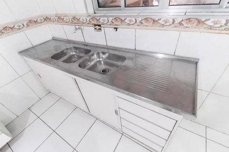 Casa à venda com 220m², 4 quartos e 2 vagas Casa à venda com 220m², 4 quartos e 2 vagasCozinha Casa 1