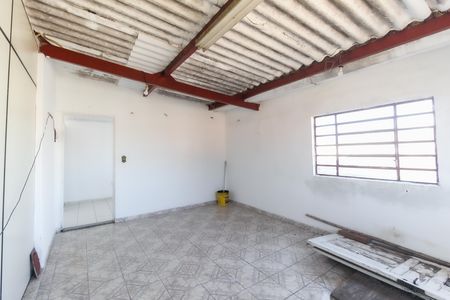 Casa à venda com 220m², 4 quartos e 2 vagas Casa à venda com 220m², 4 quartos e 2 vagasÁrea de Serviço Casa 2