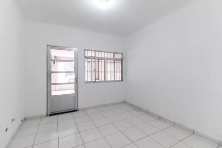 Casa à venda com 220m², 4 quartos e 2 vagas Casa à venda com 220m², 4 quartos e 2 vagasSala Casa 1