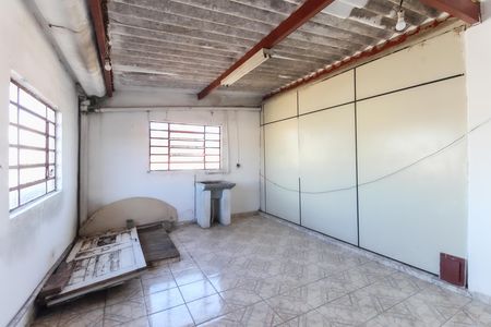 Casa à venda com 220m², 4 quartos e 2 vagas Casa à venda com 220m², 4 quartos e 2 vagasÁrea de Serviço Casa 2