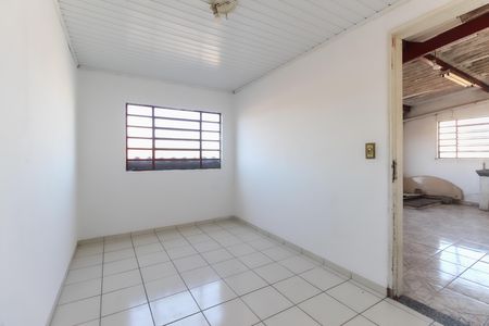 Casa à venda com 220m², 4 quartos e 2 vagas Casa à venda com 220m², 4 quartos e 2 vagasQuarto 2 Casa 2
