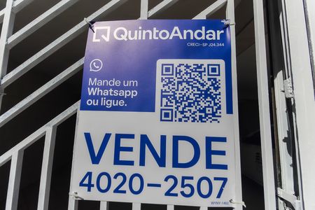 Casa à venda com 220m², 4 quartos e 2 vagas Casa à venda com 220m², 4 quartos e 2 vagasPlaca