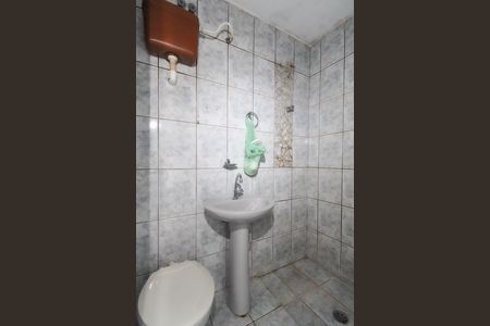Casa à venda com 220m², 4 quartos e 2 vagas Casa à venda com 220m², 4 quartos e 2 vagasBanheiro Casa 2