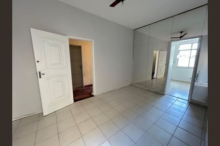 Apartamento à venda com 70m², 3 quartos e sem vagaSala