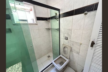 Apartamento à venda com 70m², 3 quartos e sem vagaBanheiro
