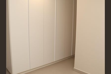 Apartamento para alugar com 68m², 2 quartos e 1 vagaCloset da suíte