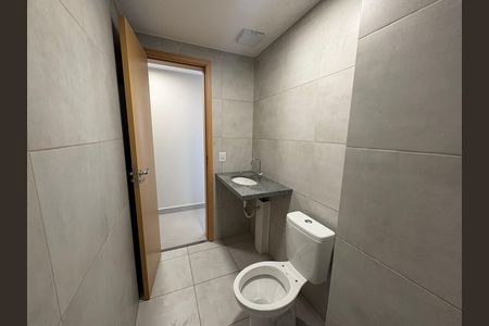 Apartamento para alugar com 68m², 2 quartos e 1 vaga Apartamento para alugar com 68m², 2 quartos e 1 vagaBanheiro social