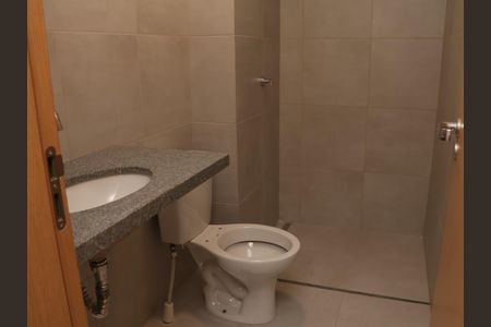 Apartamento para alugar com 68m², 2 quartos e 1 vagaBanheiro do corredor