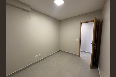 Quarto de apartamento à venda com 2 quartos, 68m² em Serrinha, Goiânia
