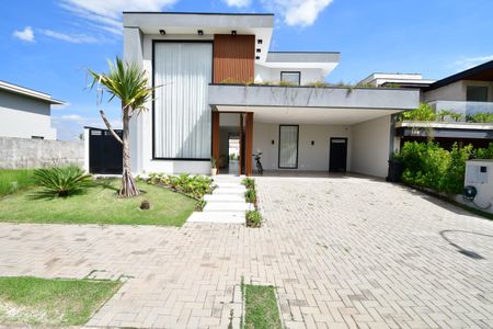 Casa de condomínio para alugar com 295m², 4 quartos e 4 vagasFachada