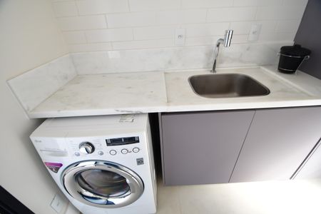 Casa de condomínio para alugar com 295m², 4 quartos e 4 vagasÁrea de Serviço
