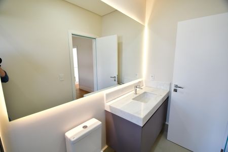 Casa de condomínio para alugar com 295m², 4 quartos e 4 vagasBanheiro Suíte