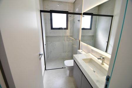 Casa de condomínio para alugar com 295m², 4 quartos e 4 vagasBanheiro social