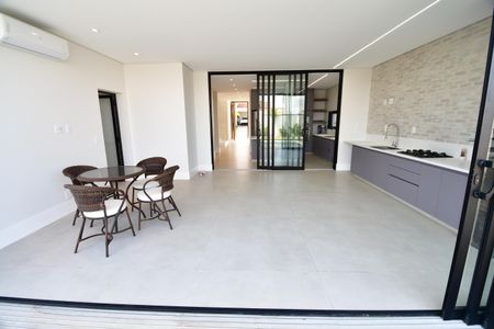 Casa de condomínio para alugar com 295m², 4 quartos e 4 vagasVaranda gourmet