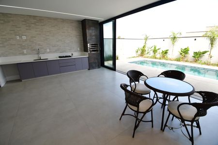 Casa de condomínio para alugar com 295m², 4 quartos e 4 vagasVaranda gourmet