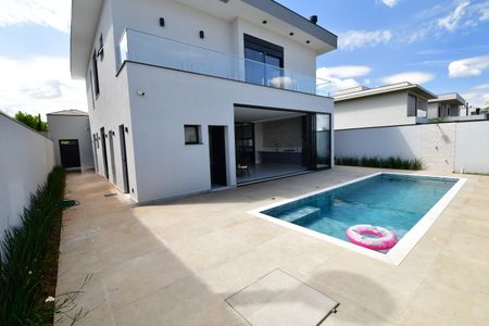 Casa de condomínio para alugar com 295m², 4 quartos e 4 vagasPiscina