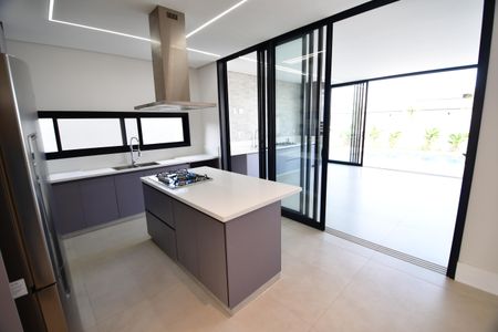 Casa de condomínio para alugar com 295m², 4 quartos e 4 vagasCozinha
