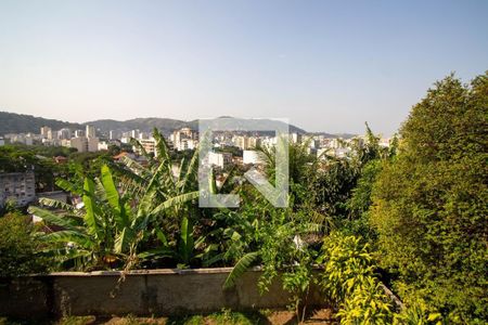Casa à venda com 230m², 6 quartos e 2 vagasCasa  3- Área externa