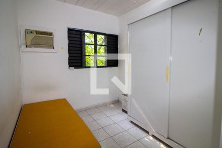 Casa à venda com 230m², 6 quartos e 2 vagasCasa  3 - Quarto