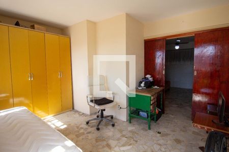 Casa à venda com 230m², 6 quartos e 2 vagasCasa  1 - Quarto