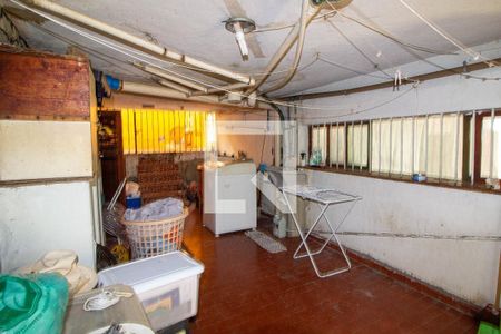 Casa à venda com 230m², 6 quartos e 2 vagasCasa  1 - Área de serviço