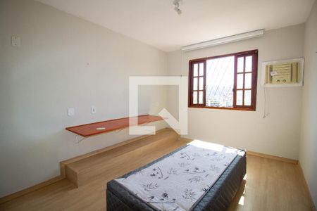 Casa à venda com 230m², 6 quartos e 2 vagasCasa  1 - Quarto