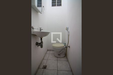 Casa à venda com 230m², 6 quartos e 2 vagasCasa  3 - Banheiro