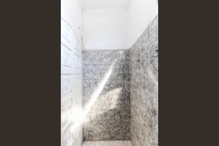 Lavabo de casa para alugar com 2 quartos, 80m² em Jardim Guaianazes, São Paulo