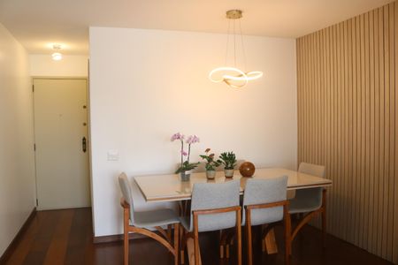 Apartamento à venda com 88m², 2 quartos e 2 vagasSala