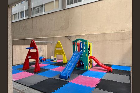Apartamento à venda com 88m², 2 quartos e 2 vagasÁrea comum - Playground