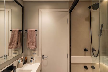 Apartamento à venda com 70m², 2 quartos e 2 vagas Apartamento à venda com 70m², 2 quartos e 2 vagasBanheiro da Suíte