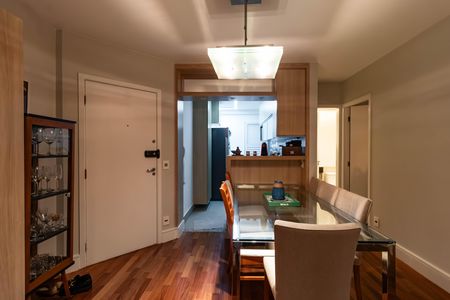 Apartamento à venda com 70m², 2 quartos e 2 vagas Apartamento à venda com 70m², 2 quartos e 2 vagasSala de Jantar