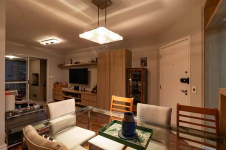 Apartamento à venda com 70m², 2 quartos e 2 vagas Apartamento à venda com 70m², 2 quartos e 2 vagasSala de Jantar