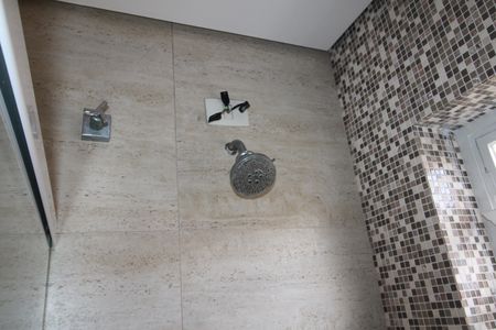 Casa à venda com 200m², 2 quartos e 2 vagasBanheiro
