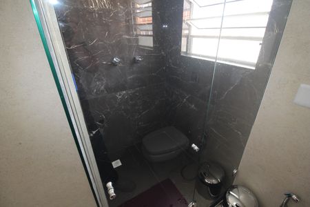 Casa à venda com 200m², 2 quartos e 2 vagasQuarto 1 - Banheiro