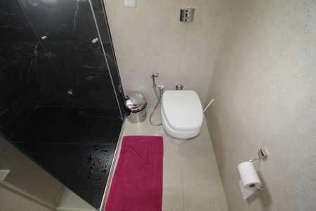 Casa à venda com 200m², 2 quartos e 2 vagasQuarto 1 - Banheiro